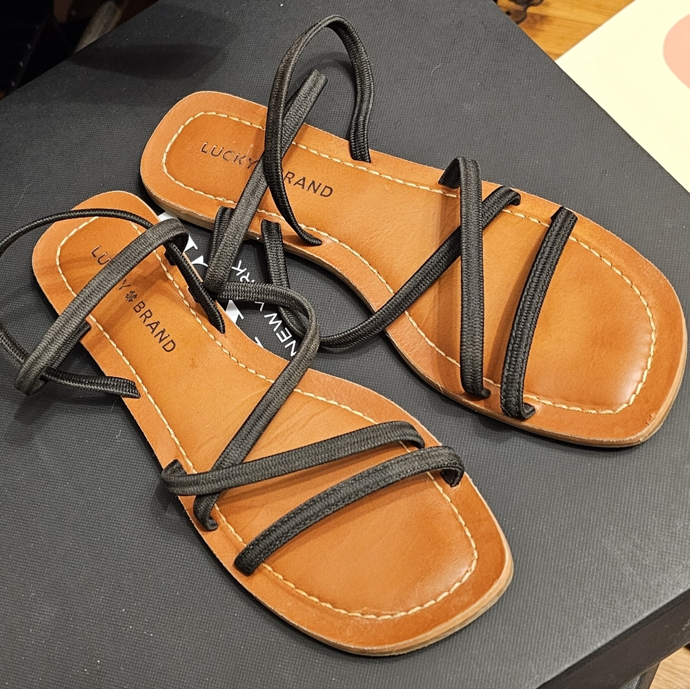 Lucky Brand Tan and Black Strappy Sandals